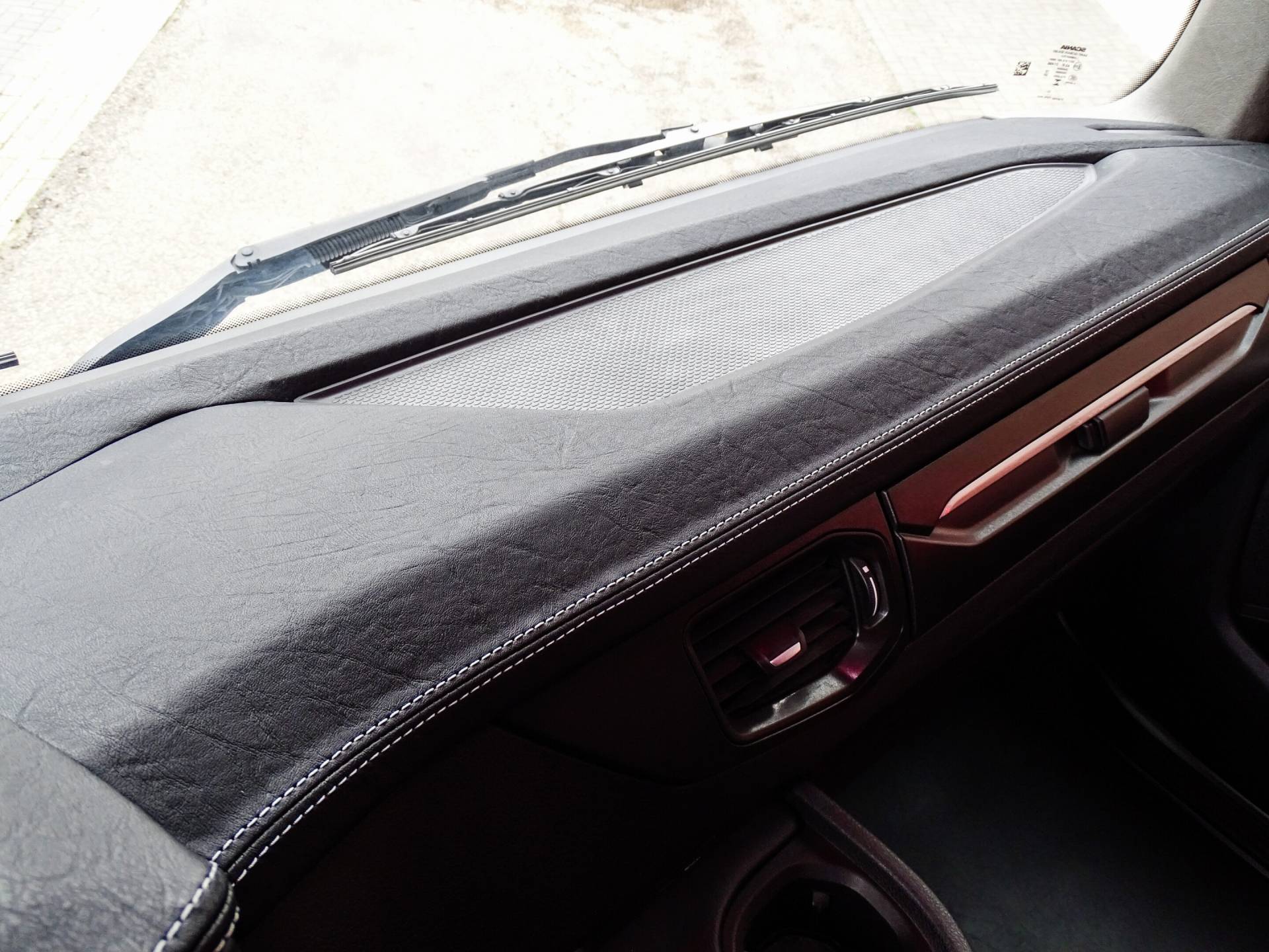 Bekleed dashboard - Scania S