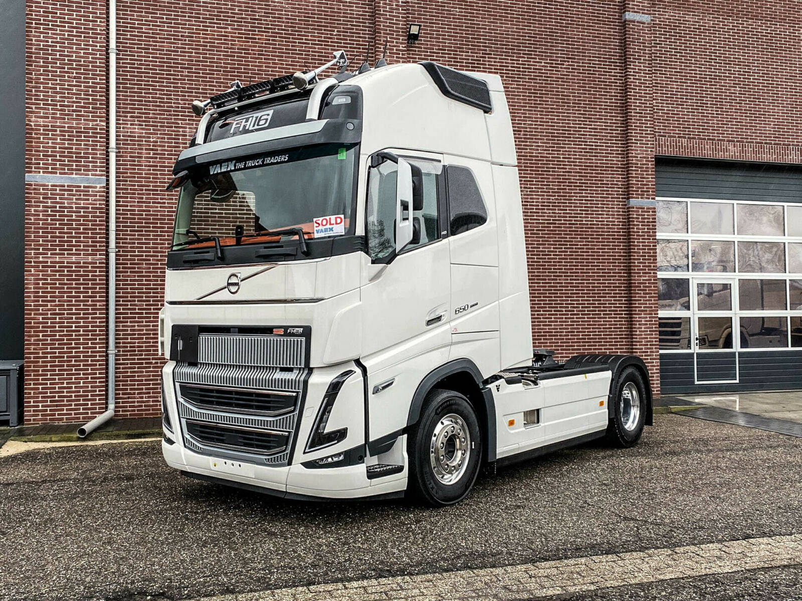 witte-volvo-fh16